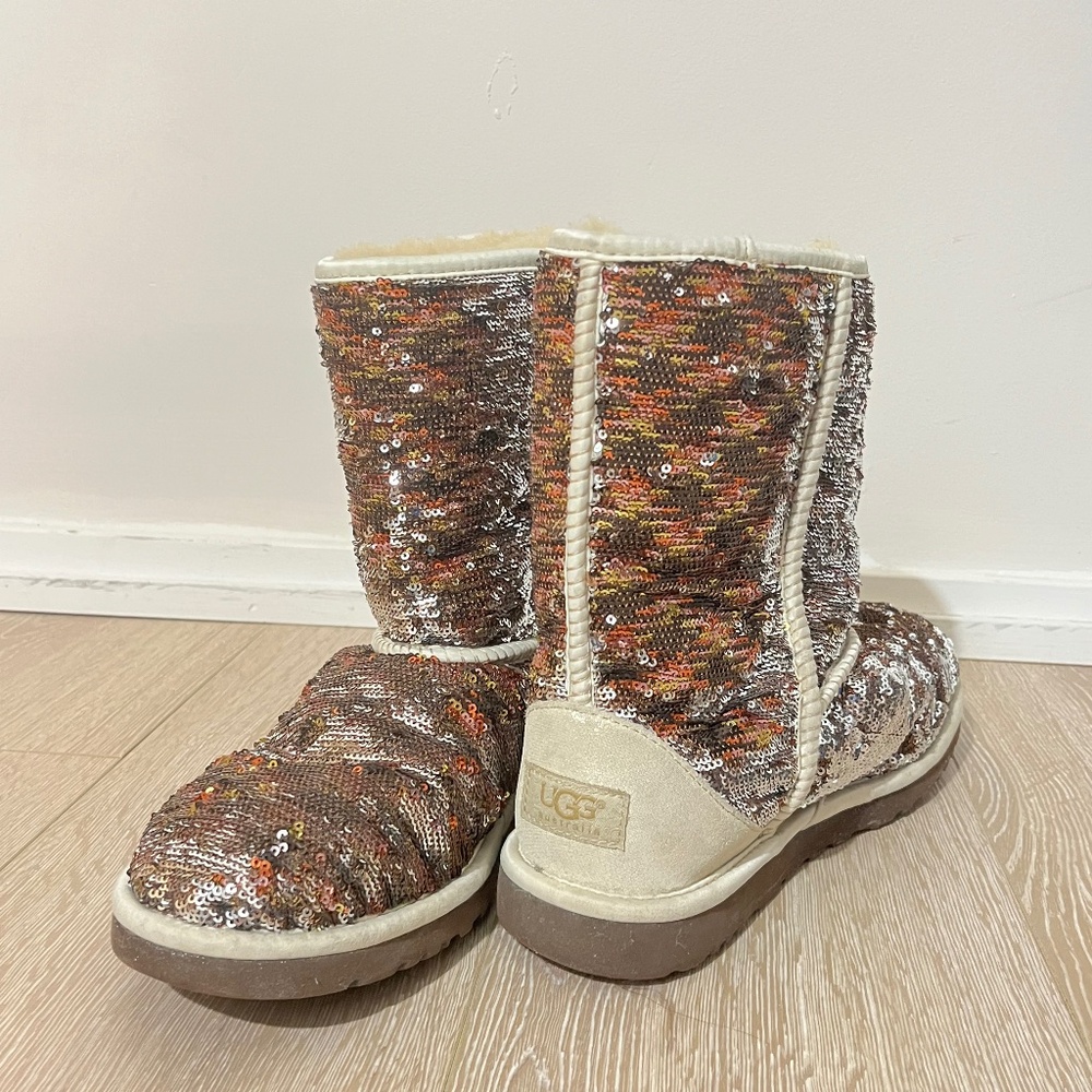 UGG SEQUIN BOOTS SIZE US 9